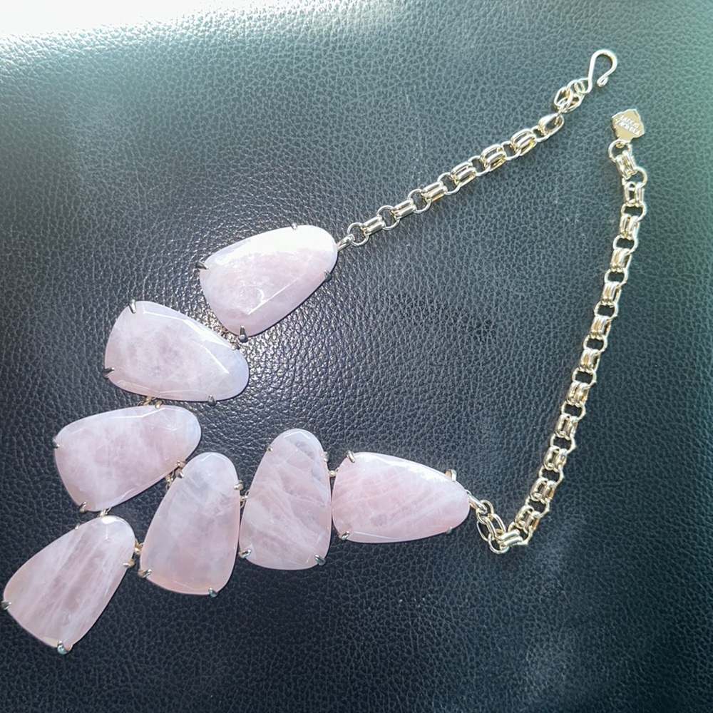 ✨ Kendra Scott ✨ Rose Quartz Harlow Statement Necklace 🌸🌷🌸